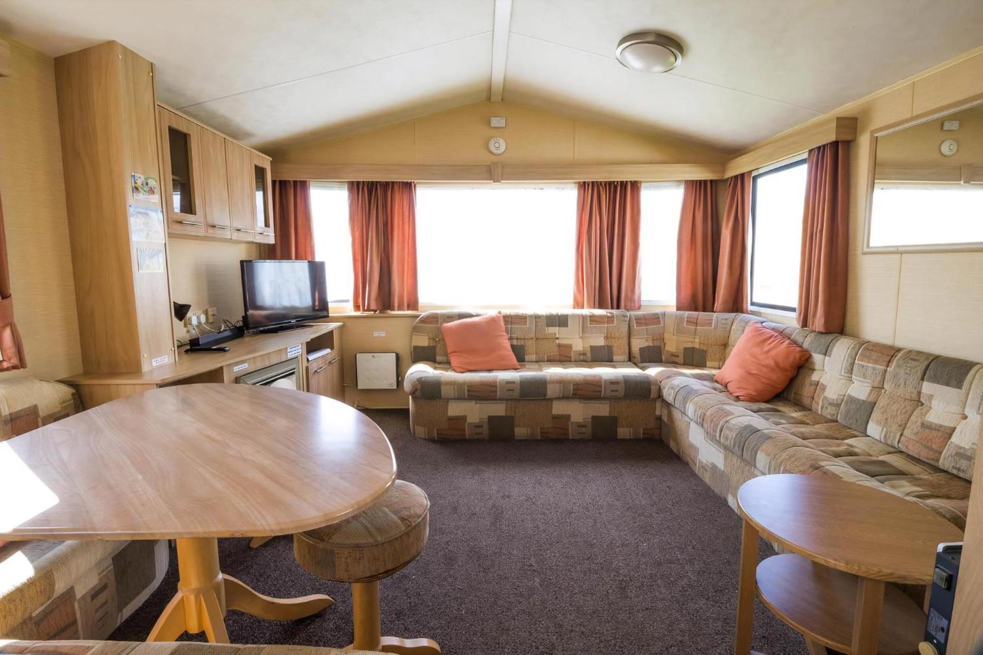 Lovely 6 Berth Caravan At Naze Marine Holiday Park In Essex Ref 17275C Walton-on-the-Naze Zewnętrze zdjęcie